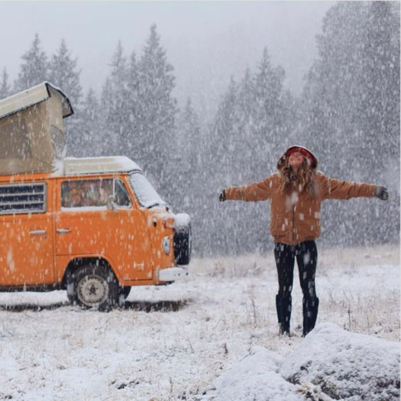 Disfrutar de los viajes en VW camper bajo la nieve