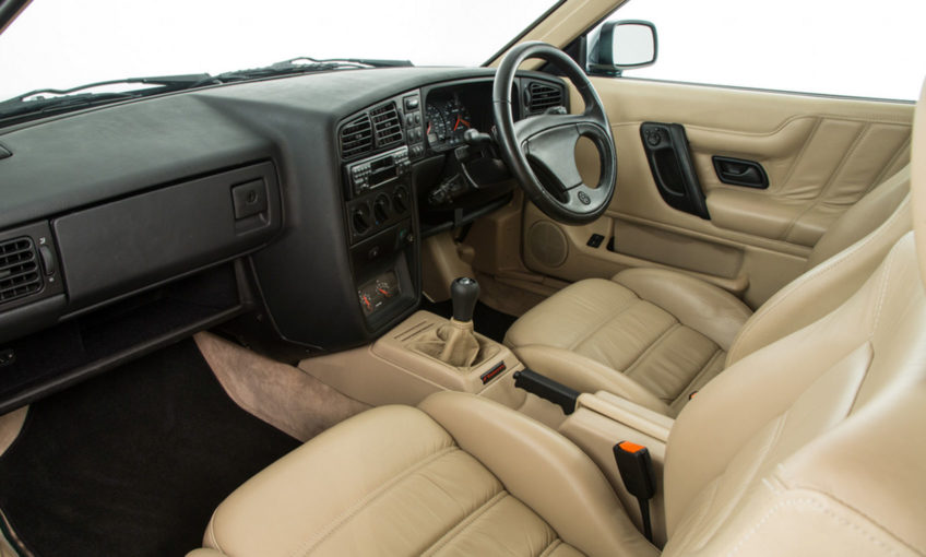 Interior del Corrado VR6 Storm con asientos de piel beige