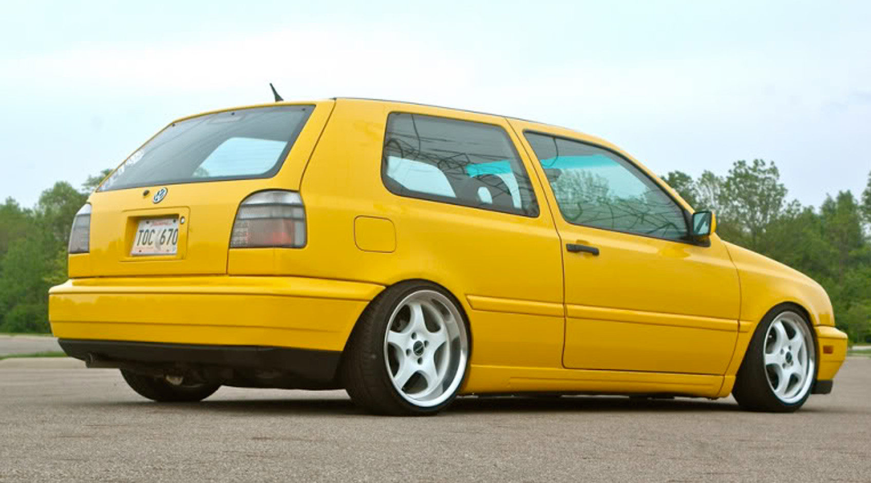 Volkswagen Golf 3 Р¶РµР»С‚С‹Р№