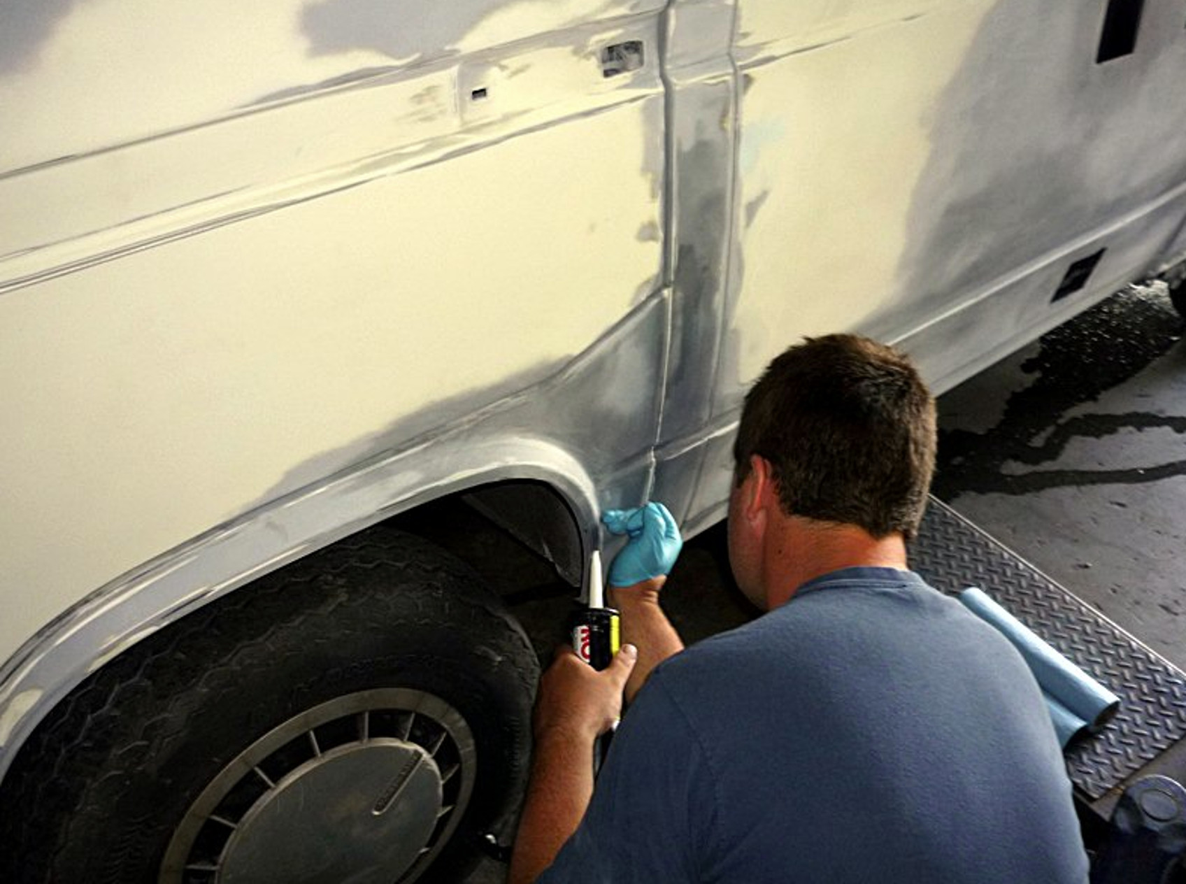 Applying body sealant to VW Type 25